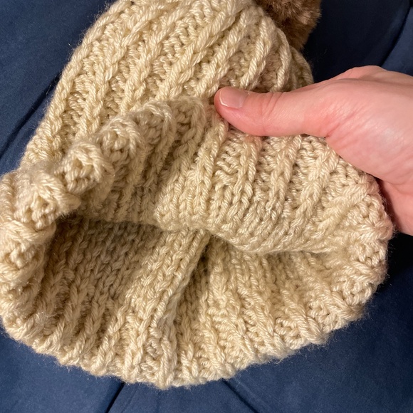 Winter hat - Picture 3 of 3